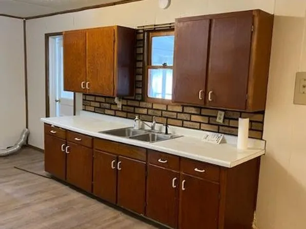 11231 190th St, Nortonville, KS 66060