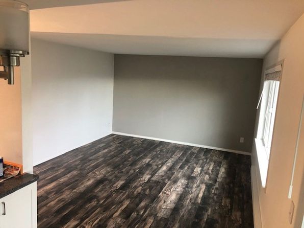 1011 SW 149th St APT 4