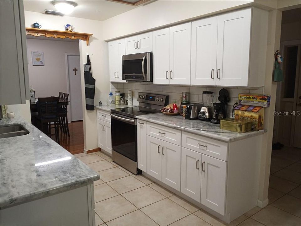 2nd image of 1110 Francisco Way