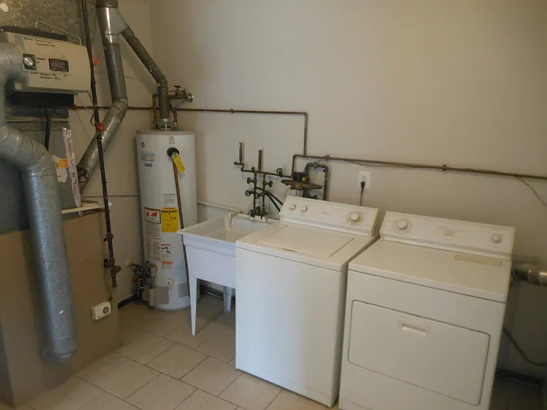 501 E Breckenridge St — Photo 13