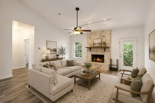 3 bed, 1715 sqft, $2,950 — Photo 3