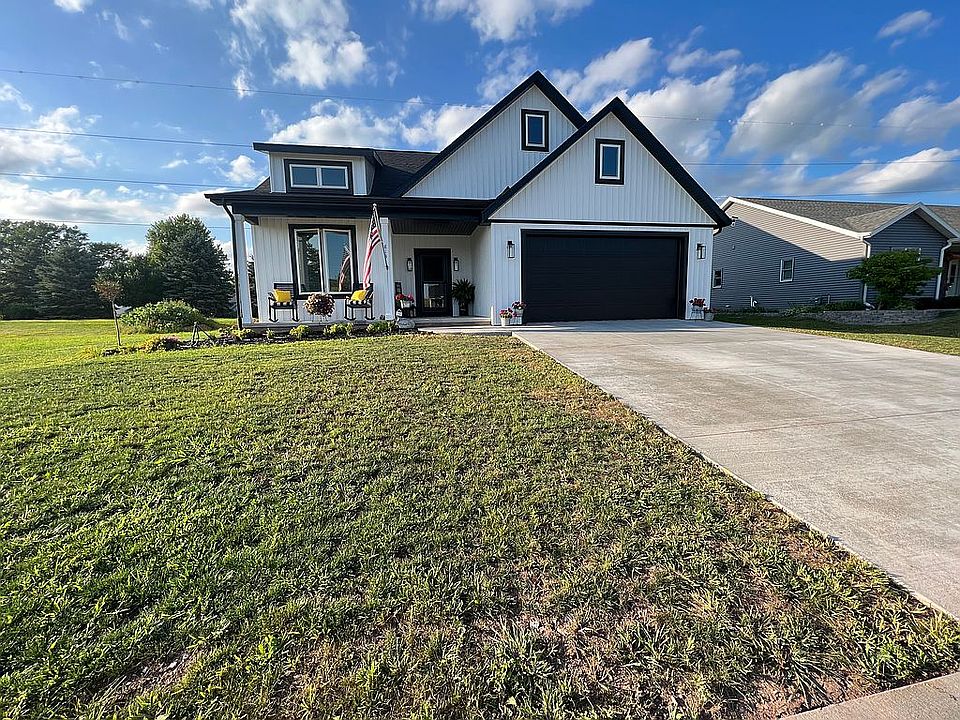 1st image of 813 Mustang Ln