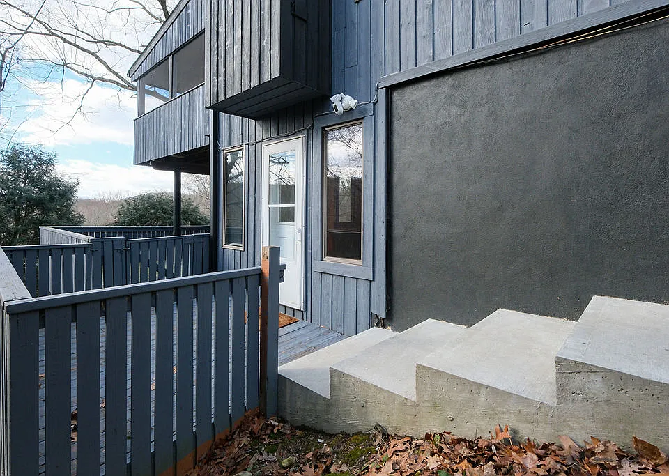 132 Woodland Dr