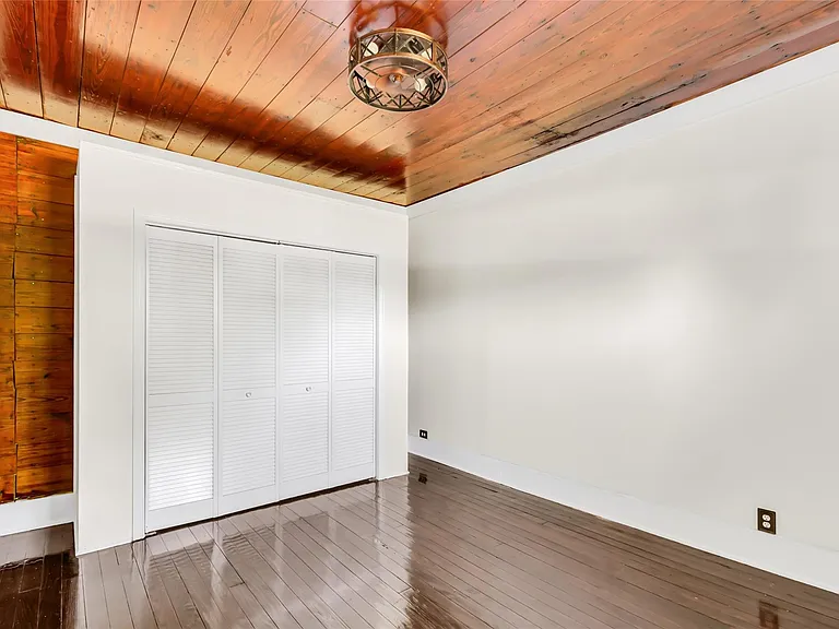 204 Kerry Rd — Photo 15