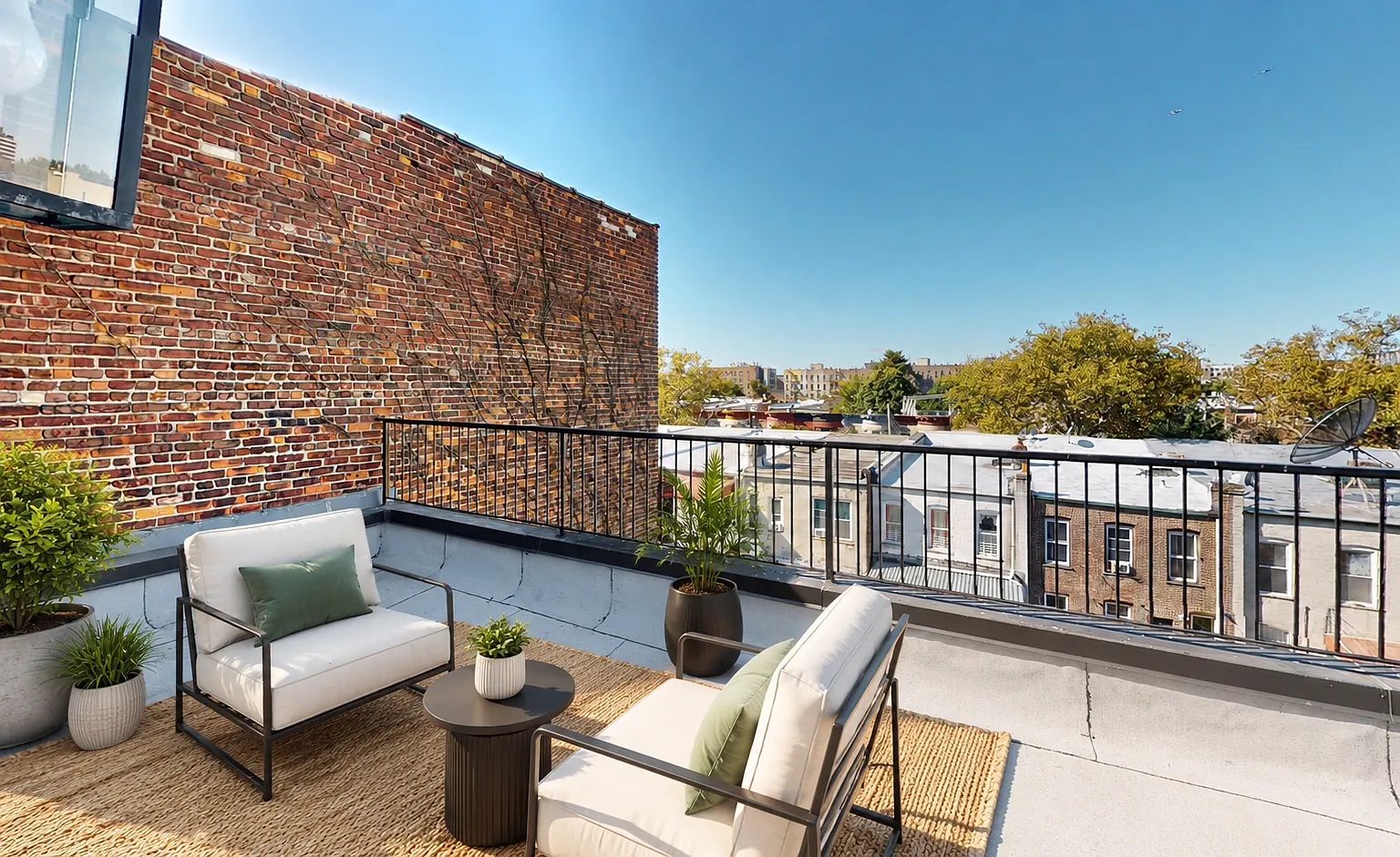 1024 New York Avenue — Photo 2