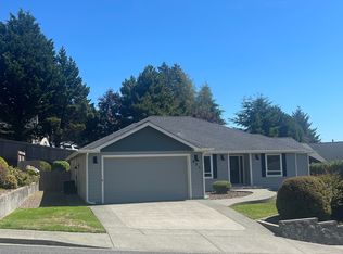 951 Timberline Dr, Brookings, OR 97415
