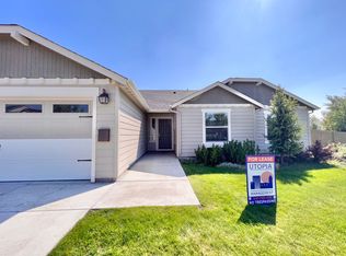 4832 SW Volcano Ave, Redmond, OR 97756