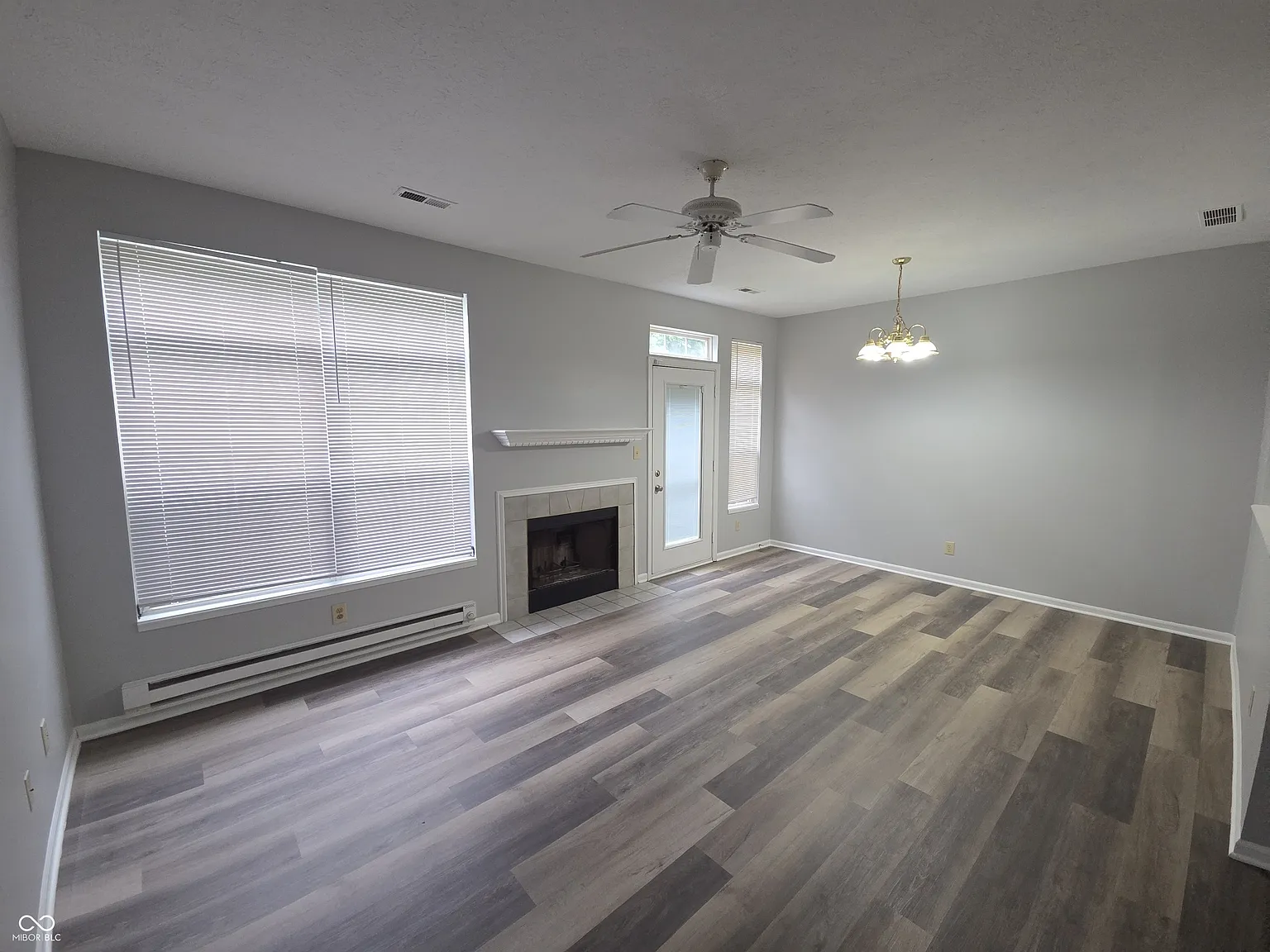 2 bed, 2.5 bath, 1356 sqft, $1,575 — Photo 4