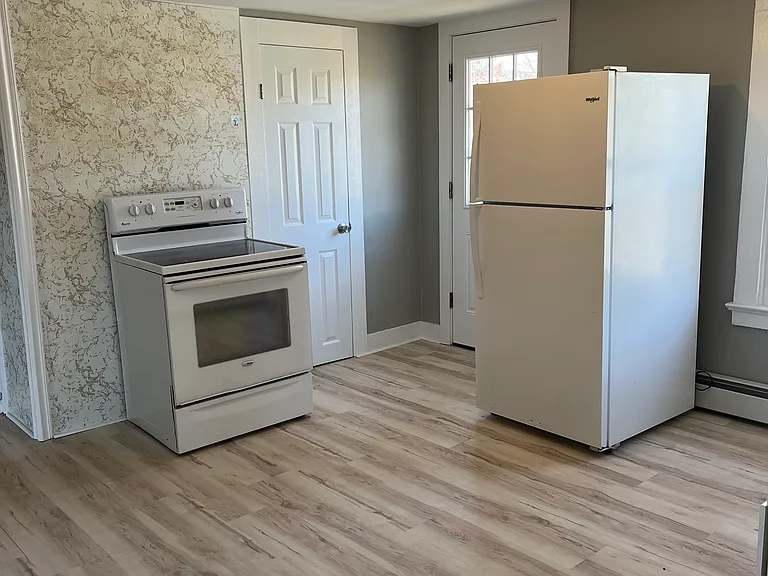 15 Goodyear Ave #2 — Photo 2