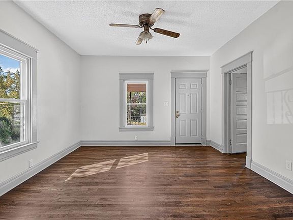 4th image of 4013 Springfield St
