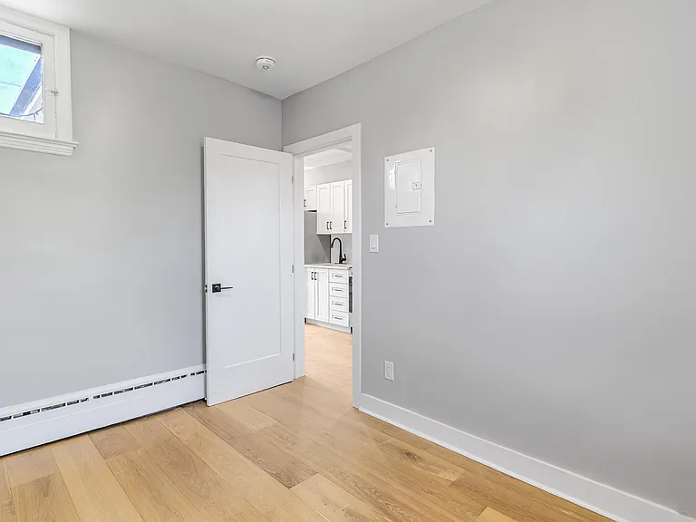 81 James St #5 — Photo 8