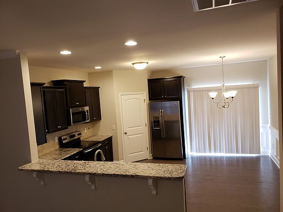 3rd image of 5209 Whiskery Ln