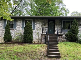 201 Forest Ln, Oak Hill, WV 25901