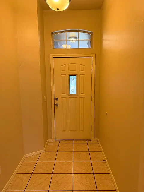 4 bed, 1555 sqft, $1,600 — Photo 2