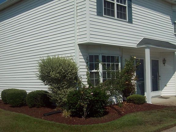 5th image of 3921 Ll1 Sterling Pointe Dr
