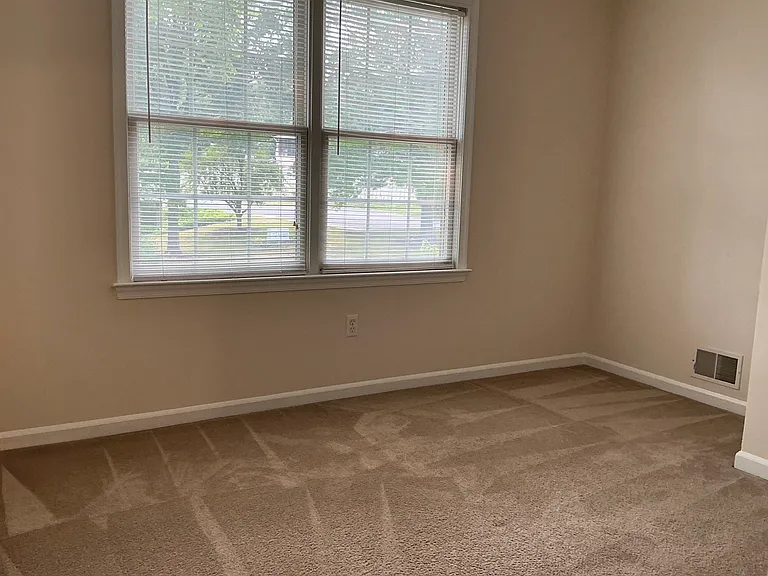 125 Summit Ave — Photo 17