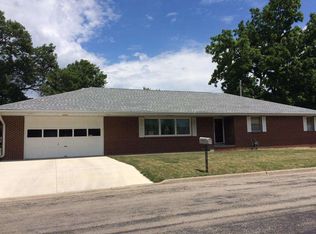 1320 6th St, Lincoln, IL 62656