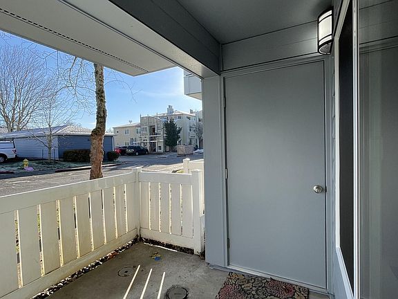3rd image of 6044 SE Drake St Unit 103-1-1