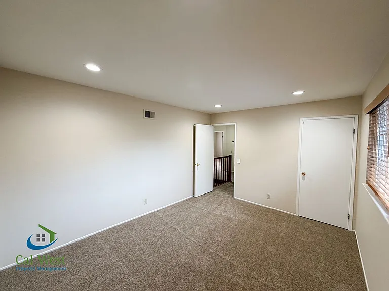 6465 Sussex Pl — Photo 13