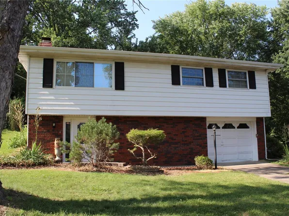 384 Spruce St, East Alton, IL 62024