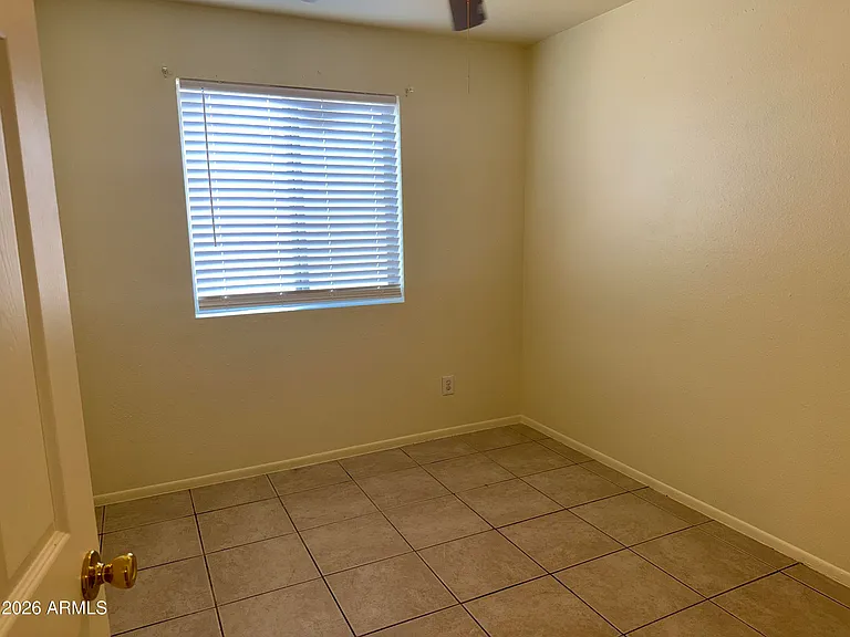 4731 W Paradise Ln — Photo 8