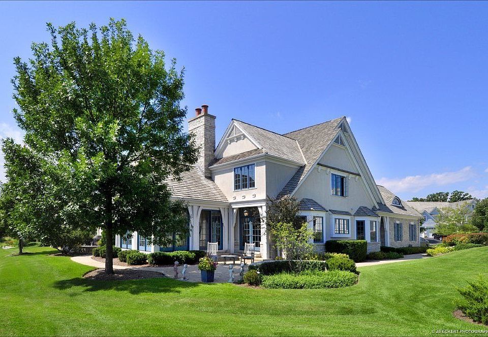 For Sale: 579 Greenway Drive, Lake Forest, IL 60045