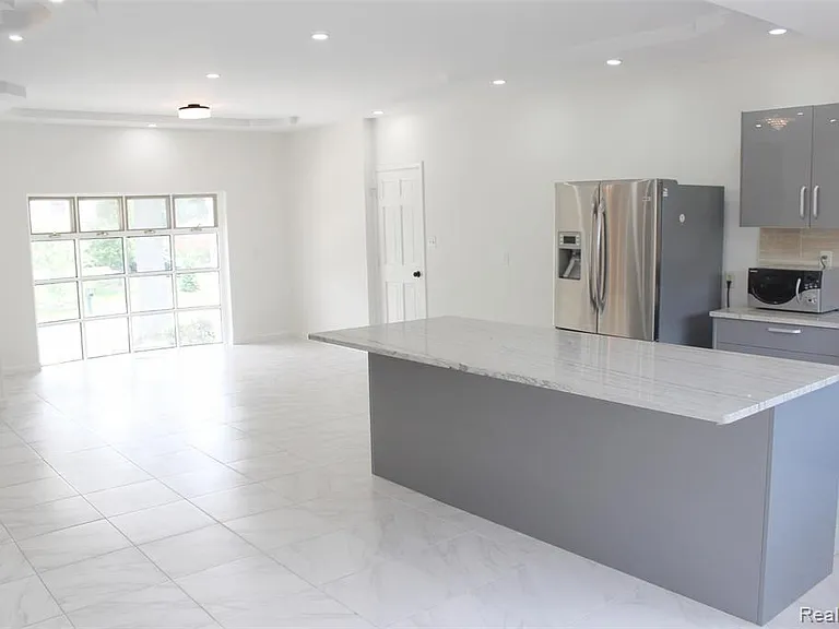7246 Saint Auburn Dr — Photo 13