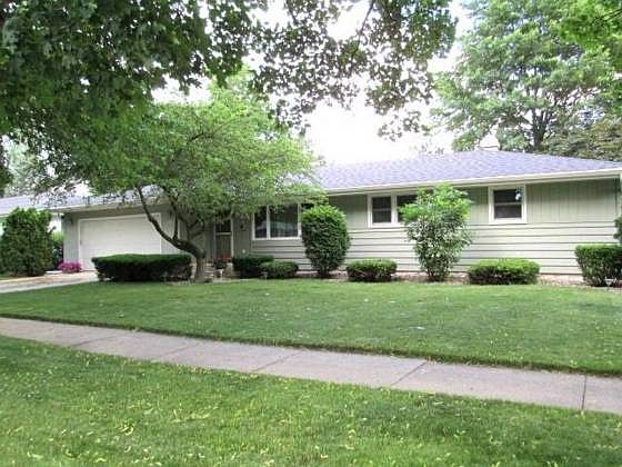 1st image of 1428 N Pontiac Dr