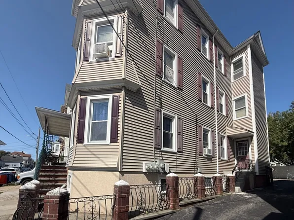 301 Davis St, New Bedford, MA 02746