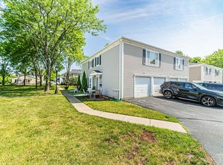 1566 Cove Dr #1566, Prospect Heights, IL 60070