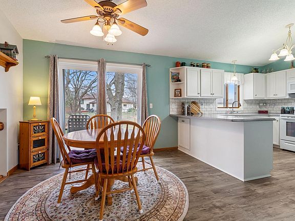 3rd image of 10720 Butternut Cir NW