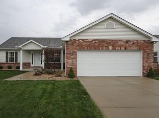 228 Egret Ct, Belleville, IL 62223