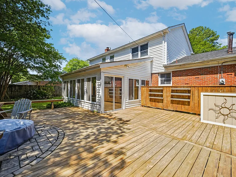 724 Yorkshire Dr — Photo 34