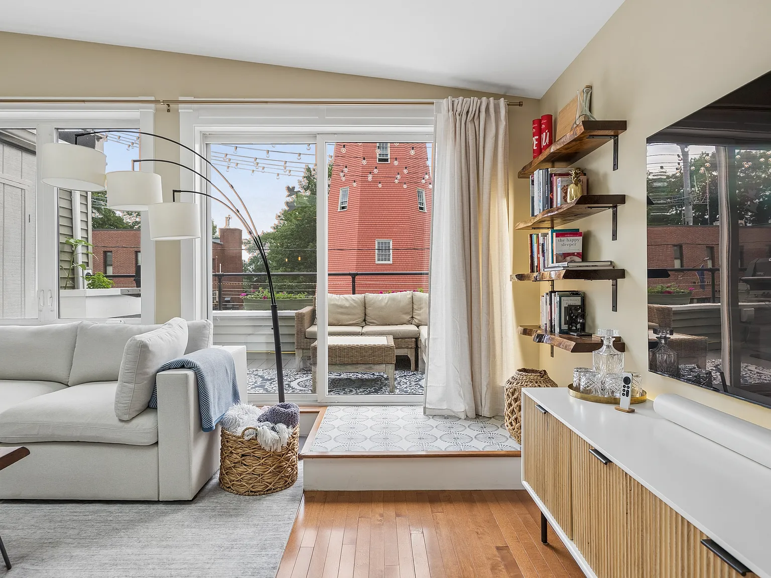 2 bed, 1580 sqft, $5,250 — Photo 4