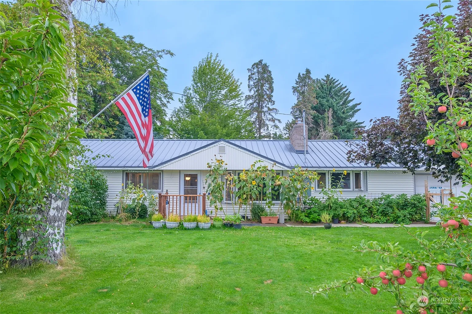 35 Saint John Avenue photo 1