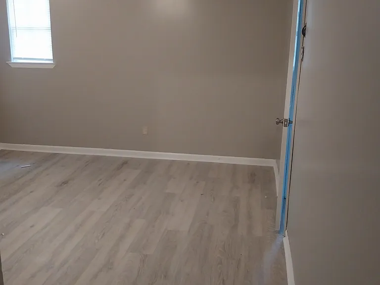2203 Bennett Ave — Photo 5