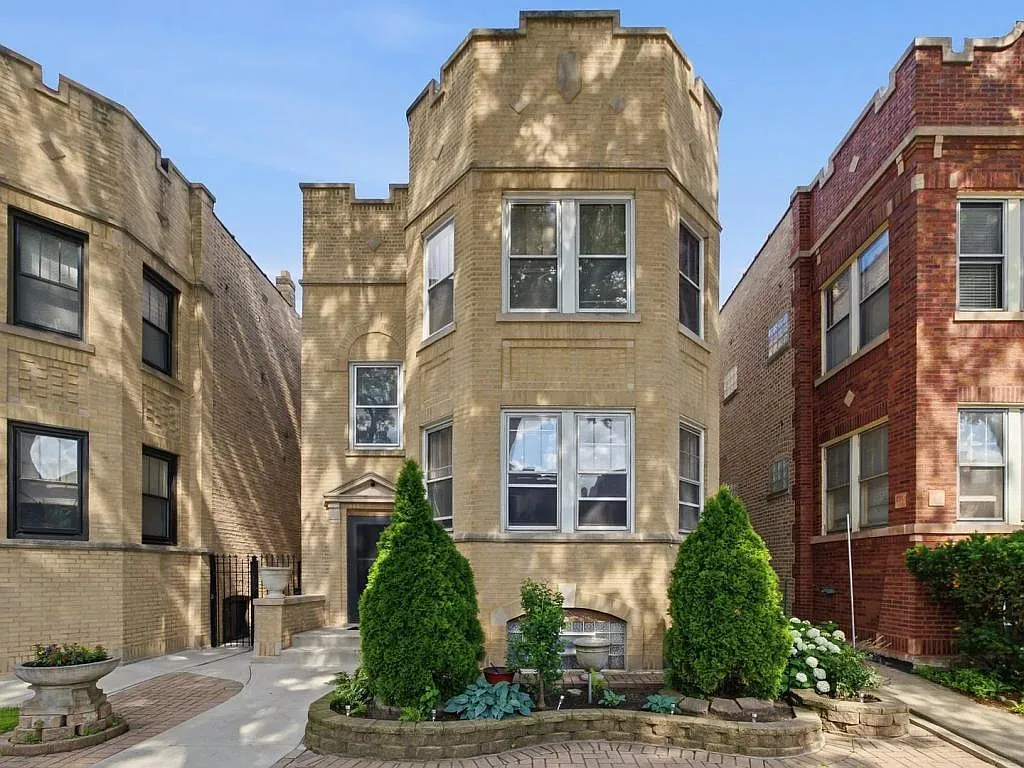 5725 N Artesian Ave, Unit 1 — Photo 1