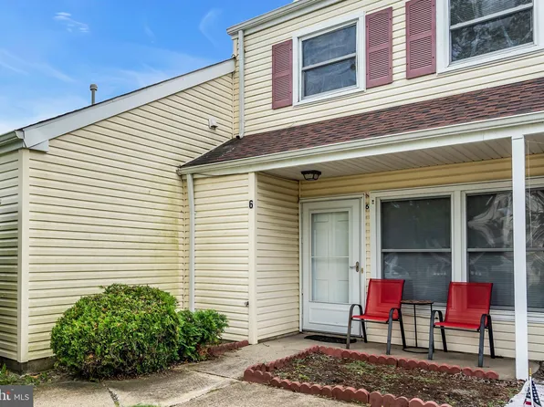 6 Gibraltar Ct, Barnegat, NJ 08005
