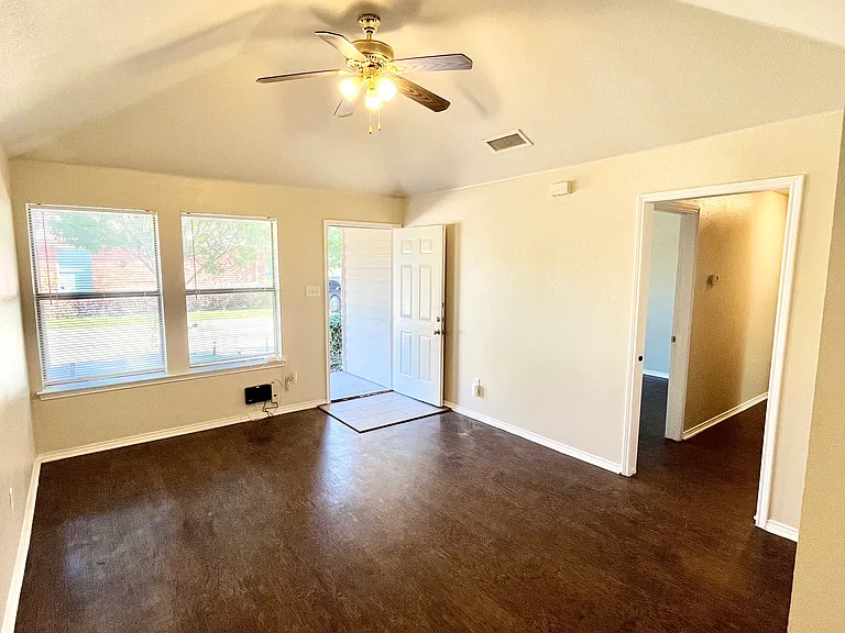 124 Stewart Bend Ct #A — Photo 2