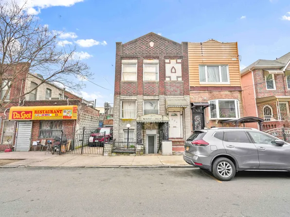 224 East 55th Street image 1 of 31