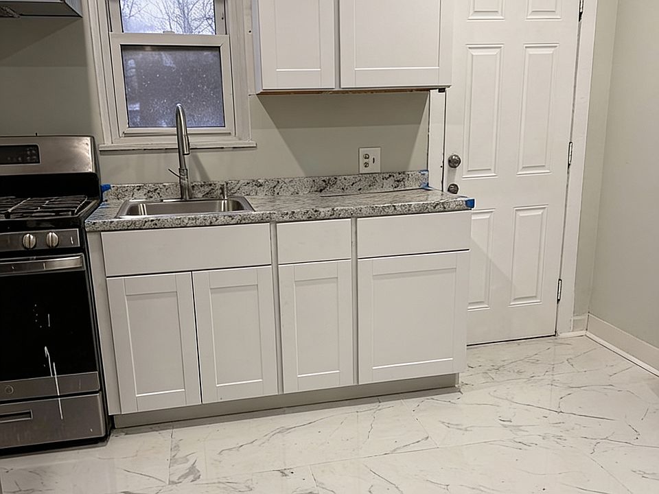 1st image of 20 Hollywood Ave