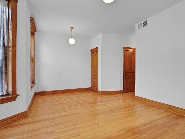 1417 W Belle Plaine Ave #2 — Photo 2