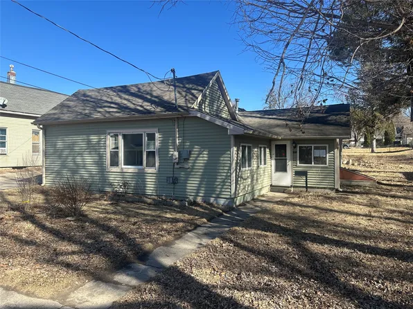 238 S Walnut St, Colfax, IA 50054