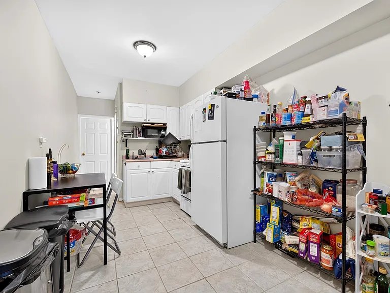 324 Monroe St #6 — Photo 6