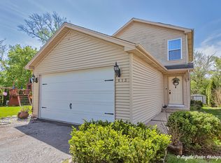 613 W Pheasant Ct, Round Lake Beach, IL