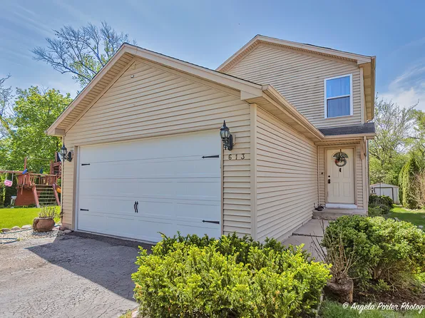 613 W Pheasant Ct, Round Lake Beach, IL 60073