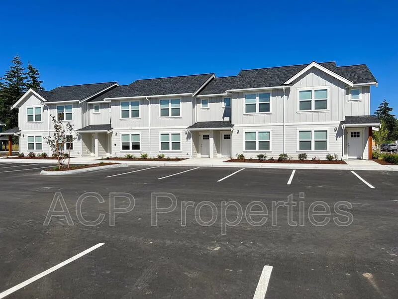 2273 Currant St #4 photo 1