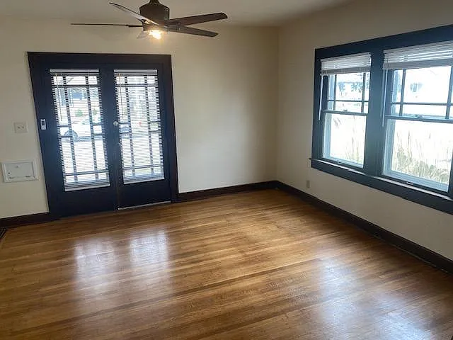 5137 N Guilford Ave — Photo 2