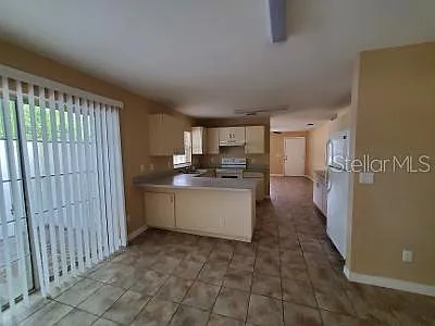 1673 SW 109th Pl — Photo 4