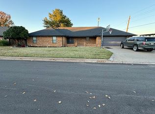 2323 Berry Ave, Weatherford, OK 73096